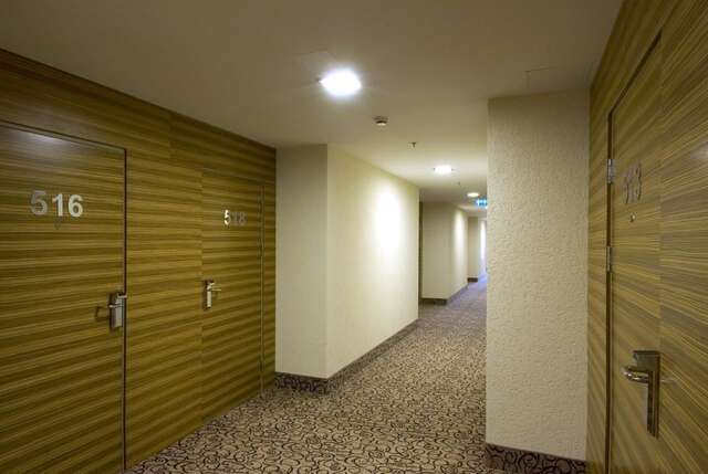 Отель Hotel Ülemiste Таллин-21