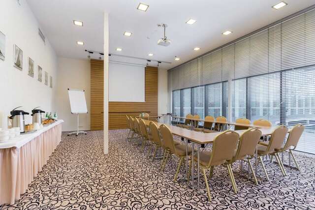 Отель Hotel Ülemiste Таллин-5