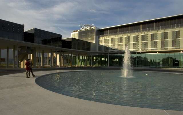 Отель Hotel Ülemiste Таллин-37