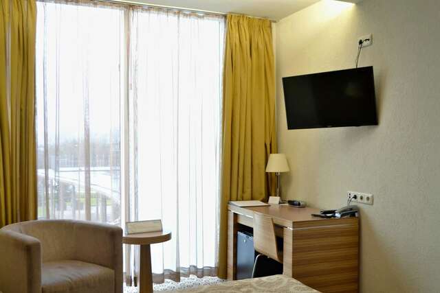 Отель Hotel Ülemiste Таллин-9
