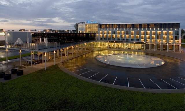 Отель Hotel Ülemiste Таллин-10